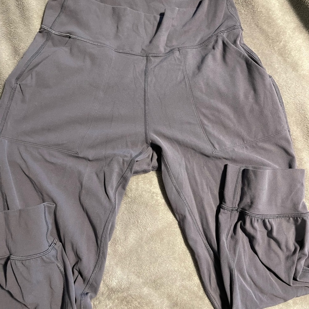 Lululemon Align Crops like new size 8 no pilling worn a handful of times